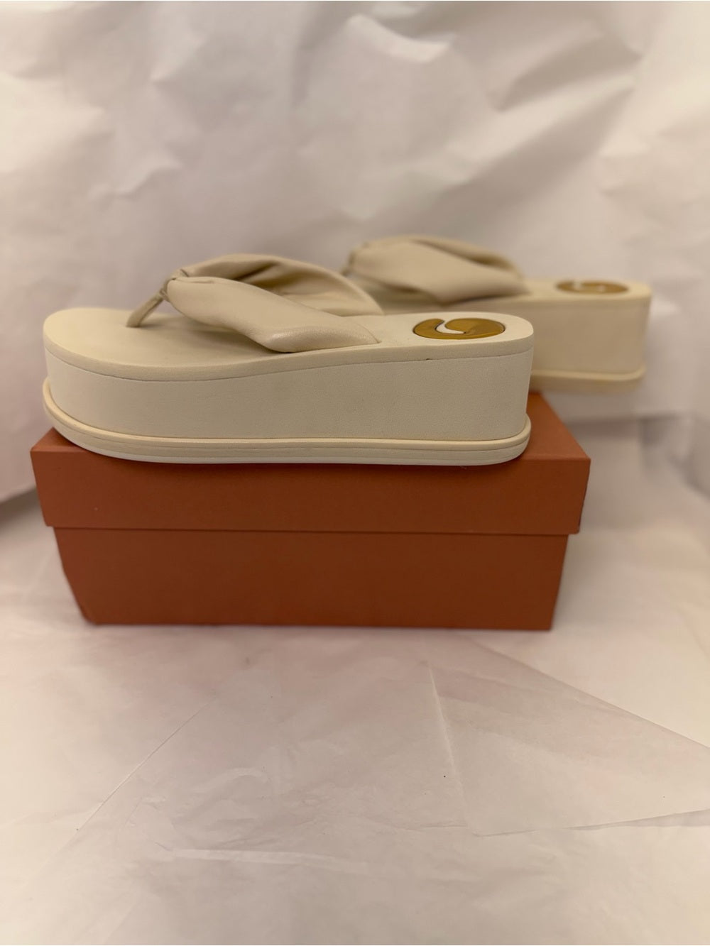 Cult Gaia Cg Platform Flip Flops in Off White sandals